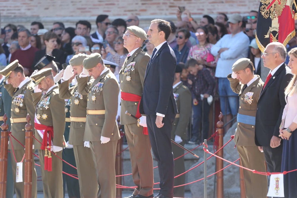 Presentación de la Jura de Bandera Civil en el Patio del Pozo de Medina del Campo. Yaiza Cobos ( REGRESAMOS )